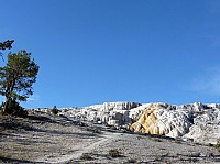 Yellowstone Mammoth Hotsprings Cleopatra terrace (5).JPG